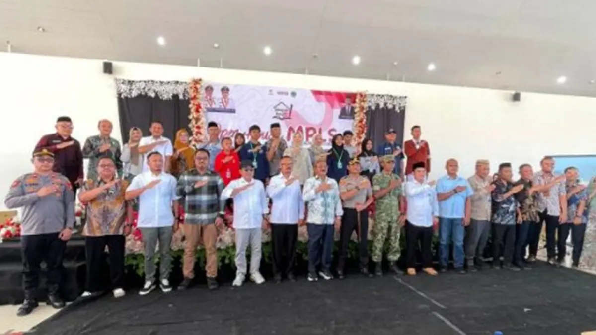 pembukaan Masa Pengenalan Lingkungan Sekolah (MPLS) Sekolah Rakyat Terintegrasi 1 Boalemo yang dirangkaikan dengan kegiatan open house dihadiri Wakil Gubernur Gorontalo Idah Syahidah, Bupati Boalemo Rum Pagau, (F:Diskominfo)