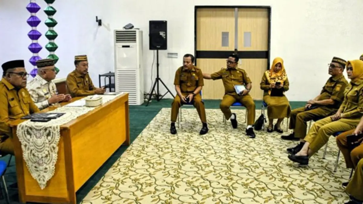 Rapat koordinasi yang dipimpin Bupati Sofyan Puhi membahas Percepatan pembangunan infrastruktur pendidikan yang menjadi salah satu fokus program Pemerintah Kabupaten Gorontalo.(F:Diskominfo)