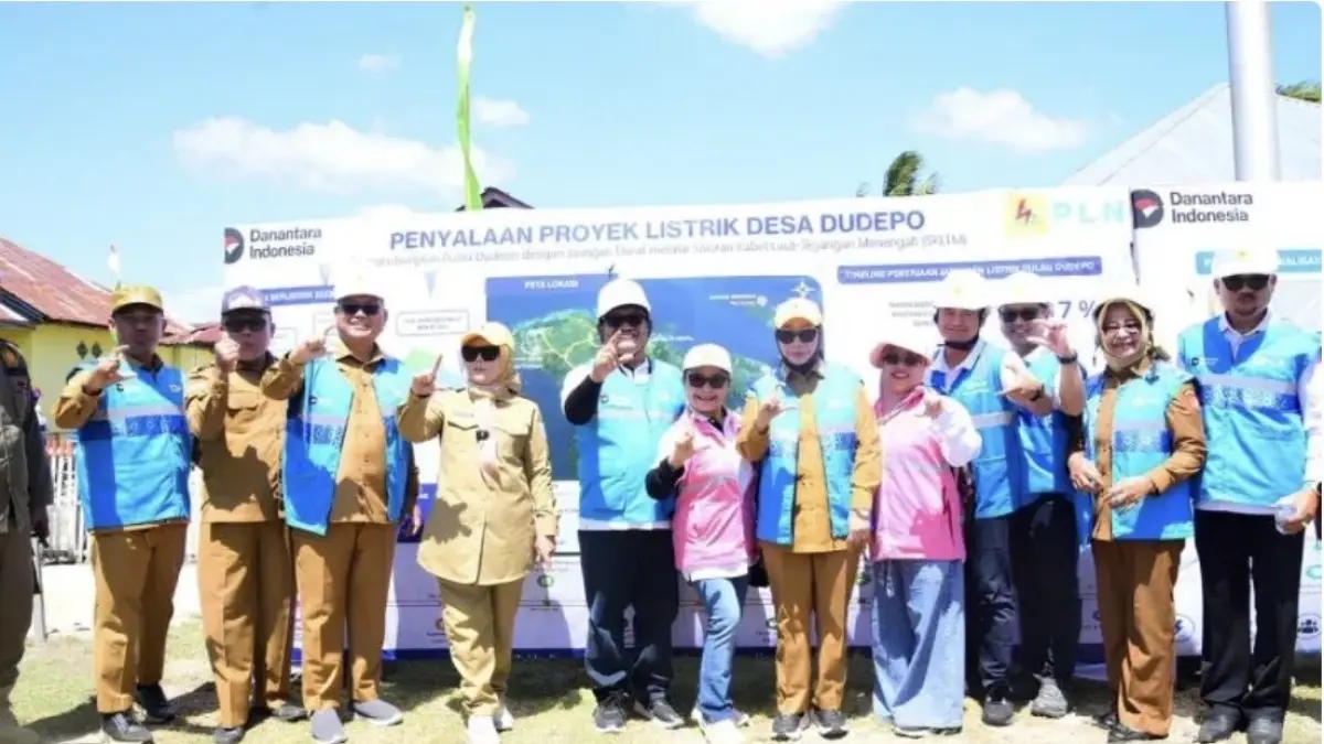 Anggota DPR RI Komisi XII Rusli Habibie, Wakil Gubernur Idah Syahidah Rusli Habibie, Bupati Gorontalo Utara Thariq Modanggu, manajer PT PLN Suluttenggo hadir pada peresmian penyalaan perdana listrik melalui SKLTM 20 kV di Pulau Dudepo, Kecamatan Anggrek, Kabupaten Gorontalo Utara.&nbsp; Senin (3/8/2026). ANTARA/HO-Diskominfotik
