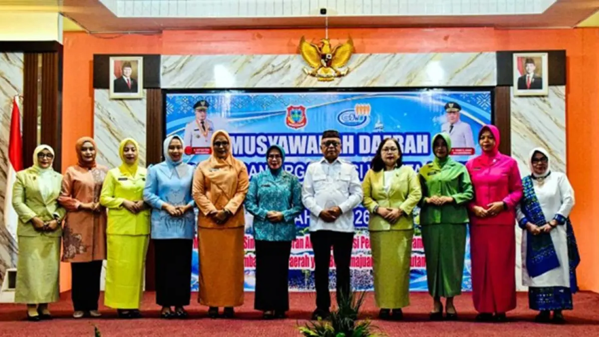 Bupati Gorontalo Sofyan Puhi saat membuka Musyawarah Daerah (Musda) GOW Kabupaten Gorontalo Tahun 2026 berlangsung di Aula Kantor Guru dan Tenaga Kependidikan (KGTK) Provinsi Gorontalo, Desa Pentadio Timur, (F:Diskominfo)