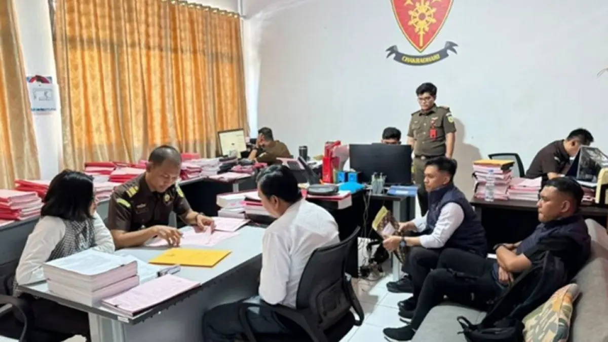 Dengan selesainya Tahap II, Mustafa Yasin langsung menjalani penahanan oleh Kejaksaan Negeri Pohuwato (F:Hms-Pol)