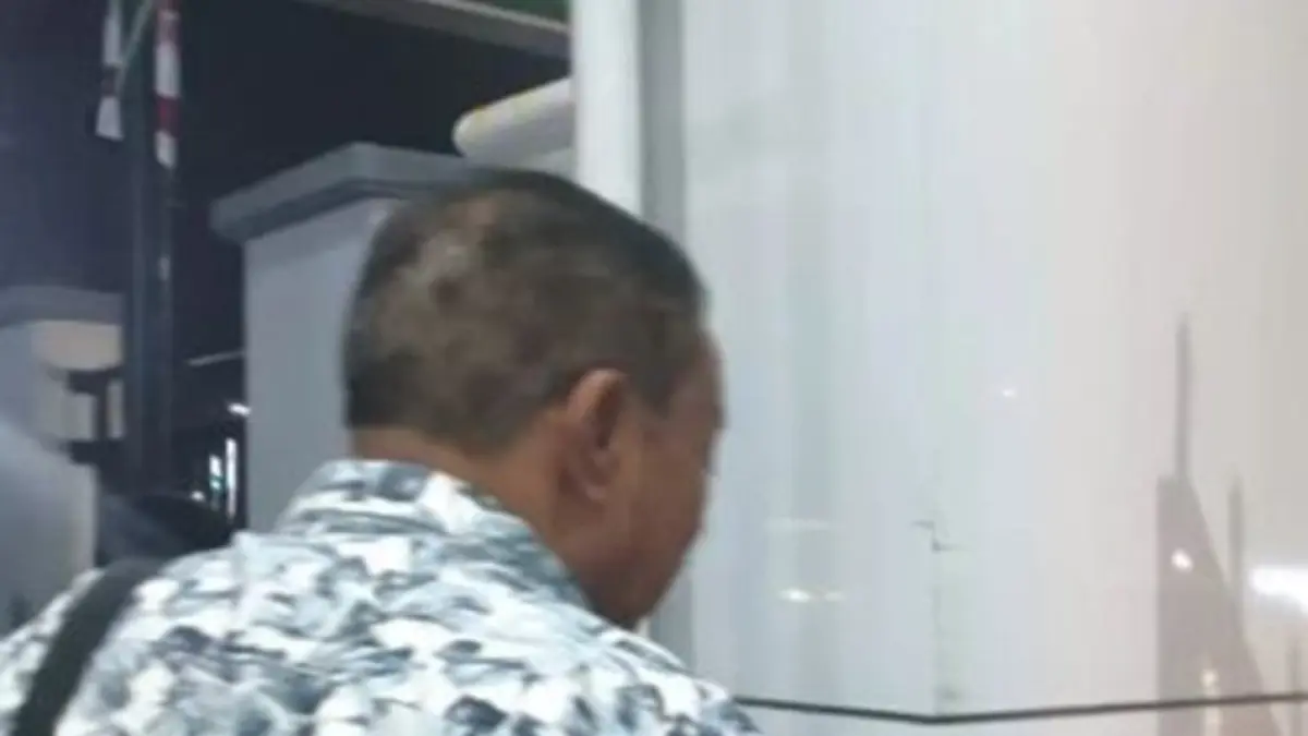Eks Ketua DPRD Provinsi Gorontalo saat menjalani pemeriksaaan di Kejati Gorontalo (F:Istimewa)