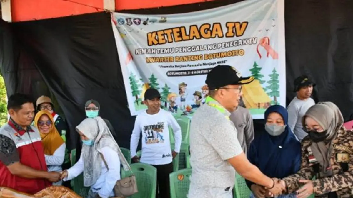 Wakil Bupati Boalemo, Lahmuddin Hambali, mengunjungi lokasi perkemahan KETELAGA IV atau Kemah Temu Penggalang Penegak IV Kwartir Ranting Botumoito di Desa Tapadaa, Kecamatan Botumoito,(F:Prokopim)