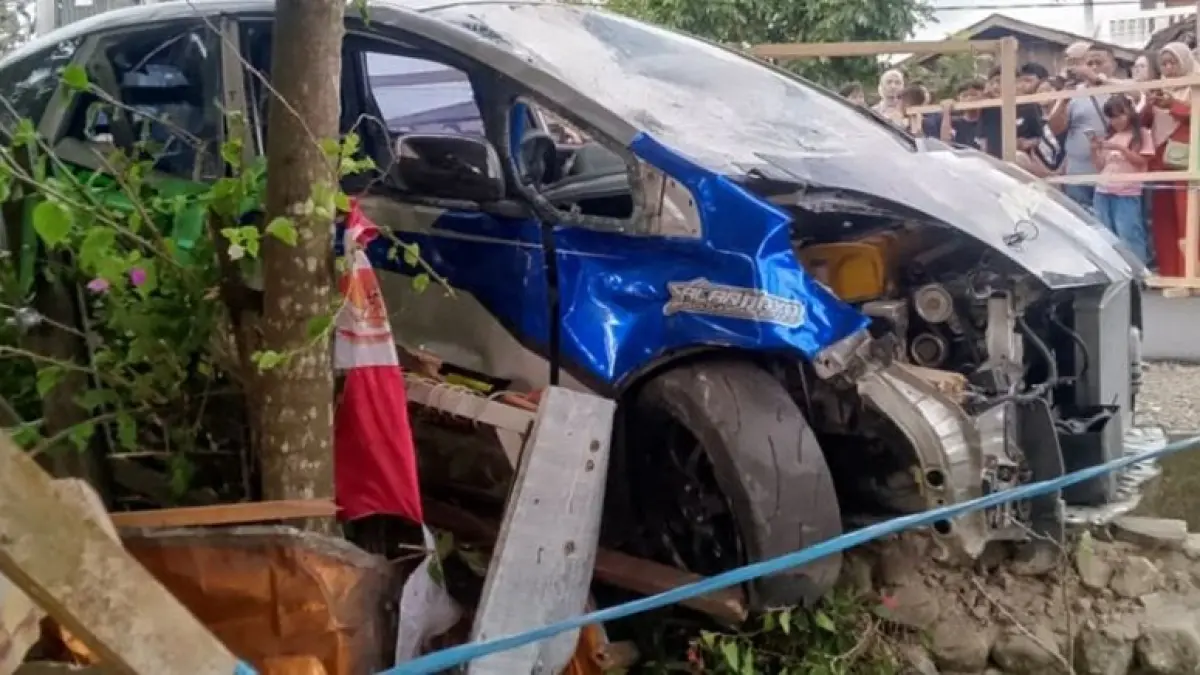 Kecelakaan tersebut terjadi saat kendaraan melaju dengan kecepatan tinggi sebelum akhirnya tergelincir, kehilangan kendali dan menghantam penonton setelah melewati garis finis.(F:Istimewa)