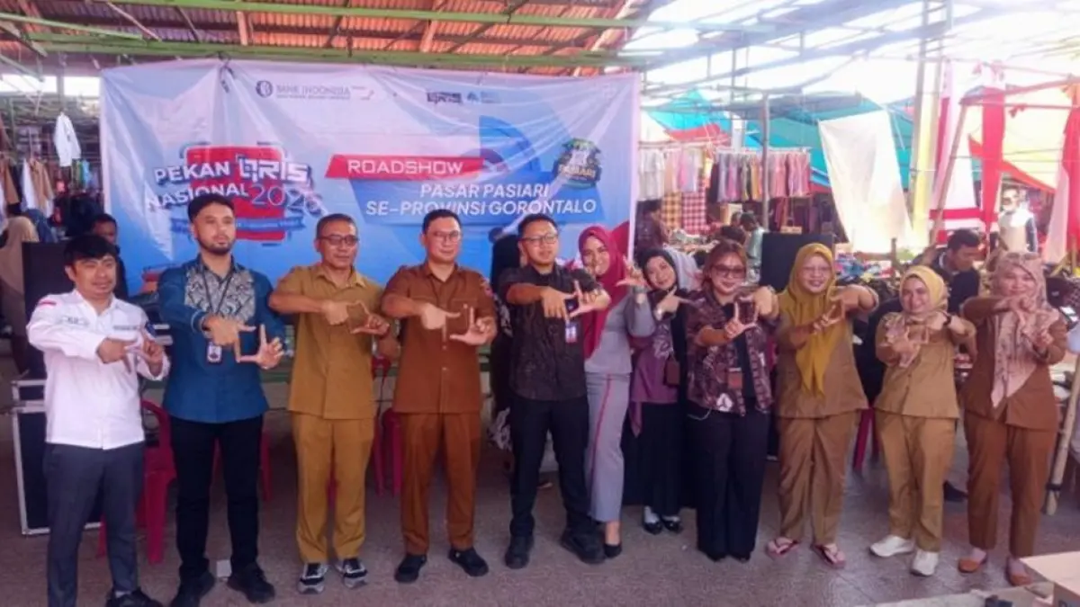Pemkab Gorontalo saat saat menerima kunjungan BI dan perbankan di Pasar Kayubulan, Kecamatan Limboto.(DIskominfo)