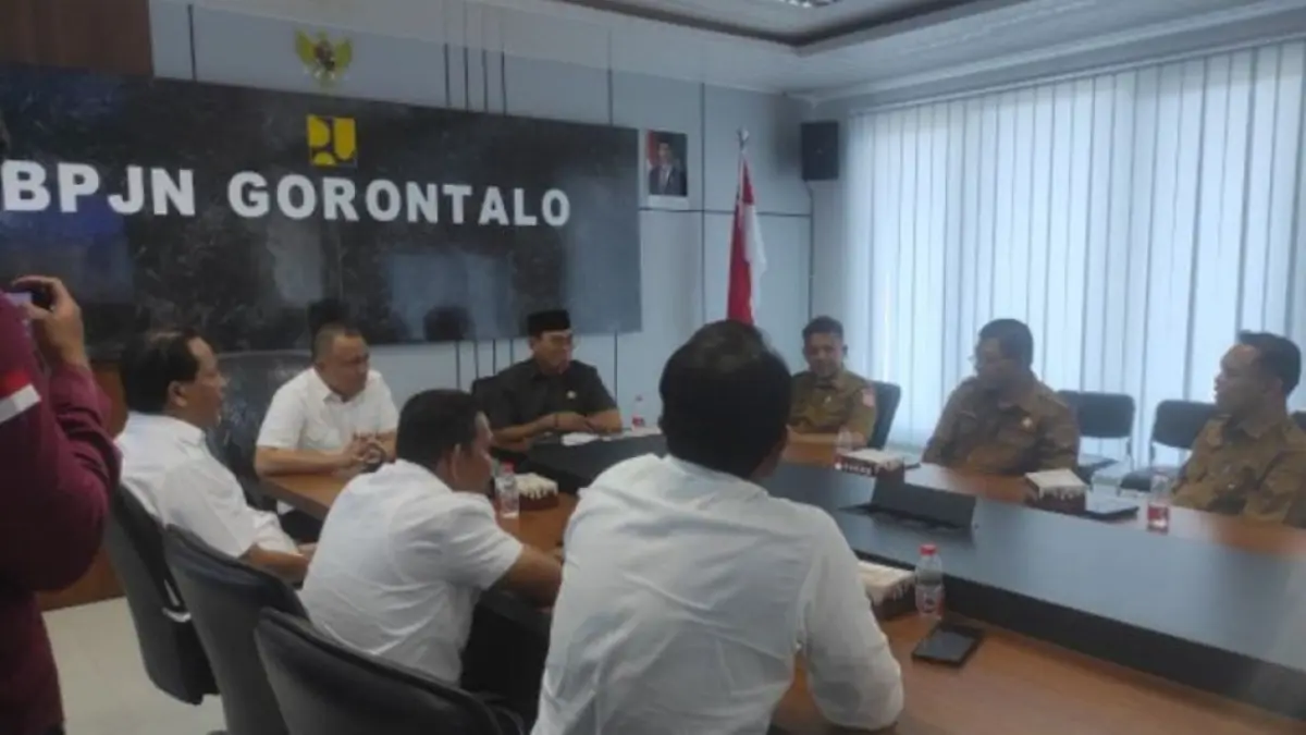 kepala BPJN Gorontalo saat menerima kunjungan Sekda Bone Bolango Iwan Mustapa bersama rombongan.(F:Diskominfo)