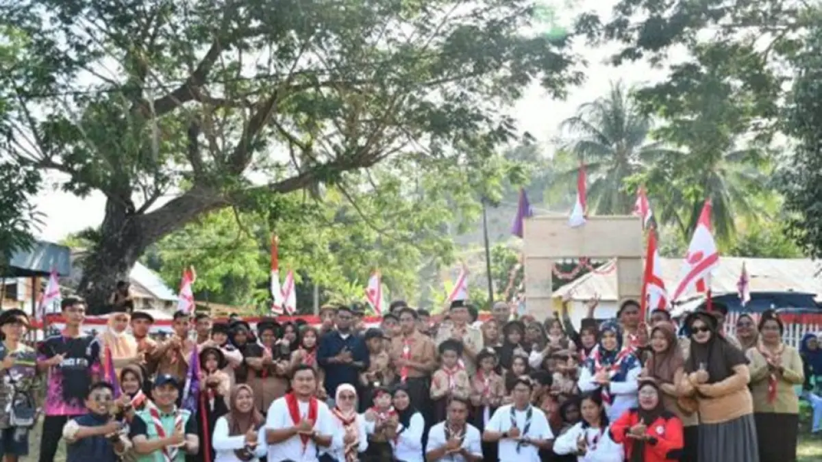 Wabup Boalemo Lahmudin Hambali saat membuka perkemahan  anak-anak peserta didik Sekolah Luar Biasa (SLB) Boalemo.(Diskominfo)