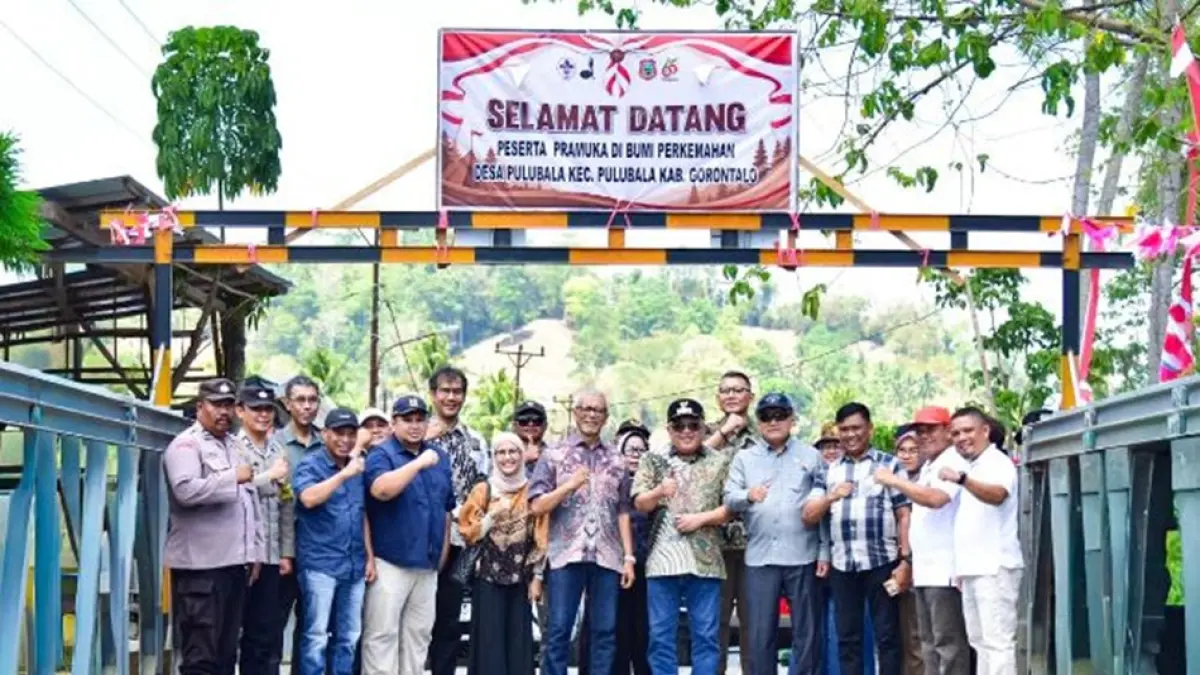 Peresmian Jembatan Bailey bantuan PT Pani Gold Mine untuk menggantikan jembatan lama yang sebelumnya tidak lagi dapat dilalui. (F:Diskominfo)