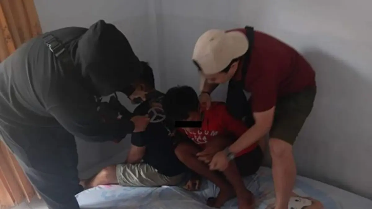 Dua Warga Poso Sulteng saat diringkus aparat Kepolisian Polres Bone Bolango Gorontalo (F:Hms-Pol)