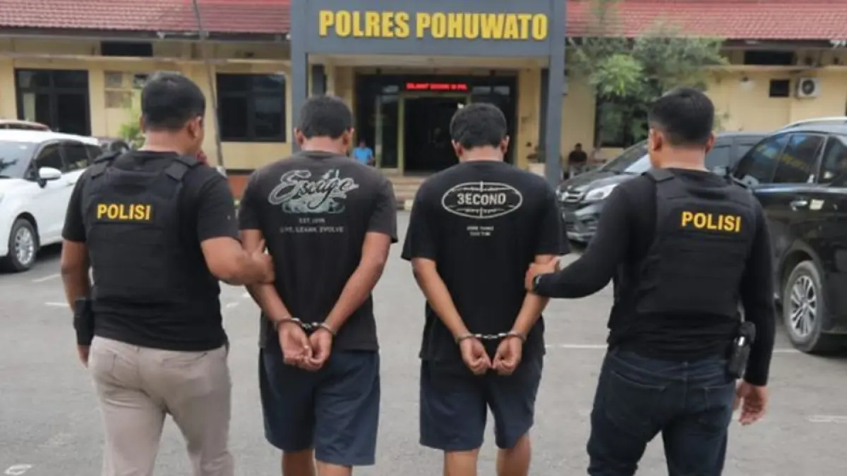 Dua karyawan Pani Gold Mine diamankan Satuan Narkoba Polres Pohuwato terkait kasus  yang diduga dengan narkotika. (F:Istimewa)