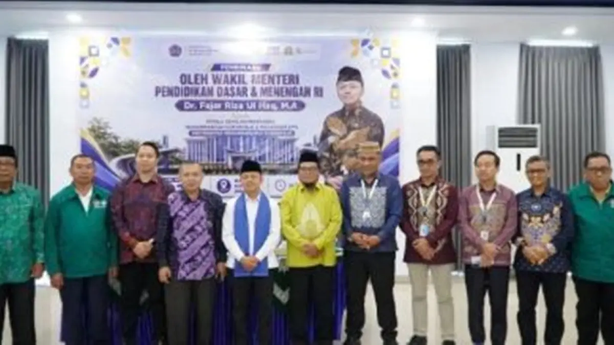 Wakil Menteri Pendidikan Dasar dan Menengah.Fajar Riza Ul Haq berkunjung ke Universitas Muhammadiyah Gorontalo (UMGO).(F;istimewa)
