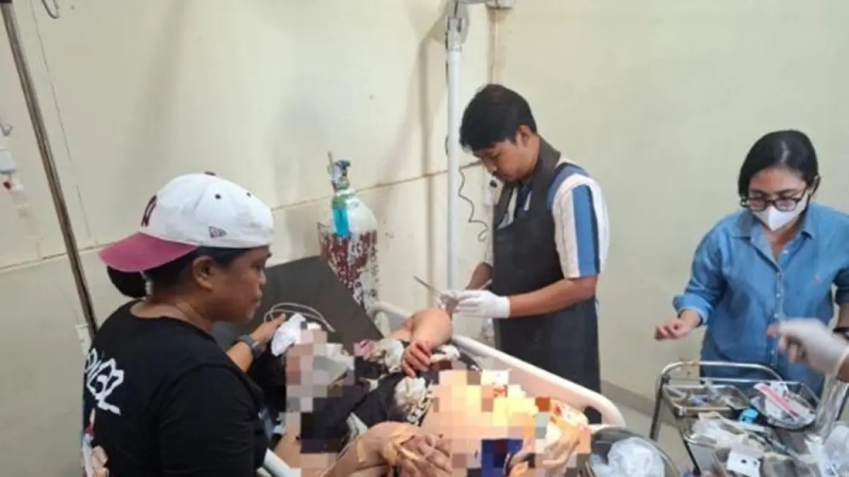 Korban saat dilarikan ke RS Multazam Gorontalo untuk mendapatkan perawatan intensif.(F:Istimewa)