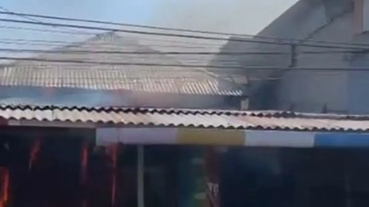 Tiga rumah warga di Kelurahan Biawu, Kecamatan Kota Selatan, Kota Gorontalo, menjadi sasaran amukan api.(F:gpd)