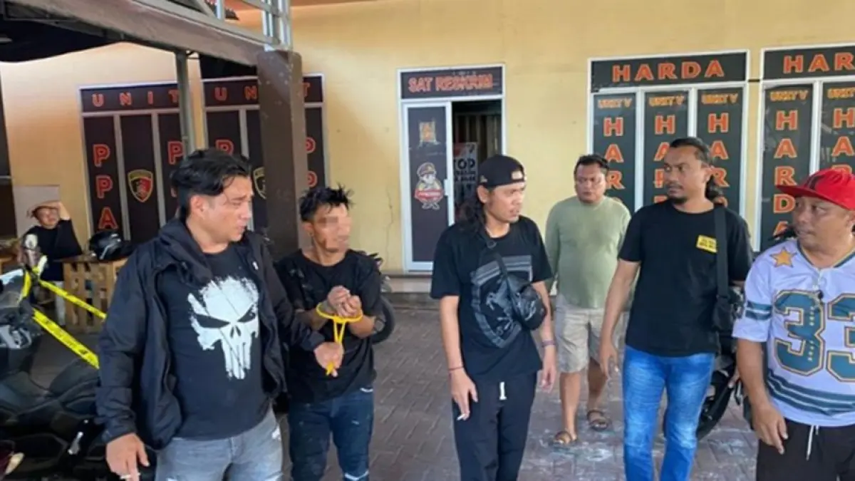 MFK yang merupakan warga Kecamatan Wonosari, Kabupaten Boalemo, akhirnya diamankan pada Rabu (26/8/2026) di kawasan Multimart Zero Point, Kelurahan Wenang Utara, Manado, Sulawesi Utara. (F:Hms-Pol)