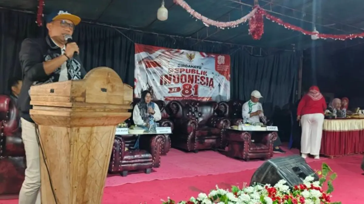 
Wakil Bupati Boalemo Lahmudin Hambali menyampaikan hal tersebut saat menutup kegiatan olahraga dan kesenian HUT RI ke-81 tingkat Desa Harapan.(F:Prokopim)