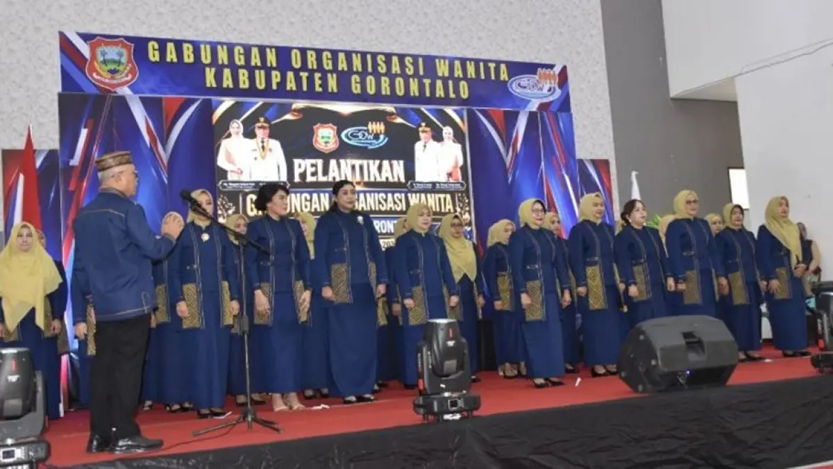 Kepengurusan Gabungan Organisasi Wanita (GOW) Kabupaten Gorontalo periode 2026–2030 resmi dilantik Bupati Gorontalo Sofyan Puhi.(F:Diskominfo)
