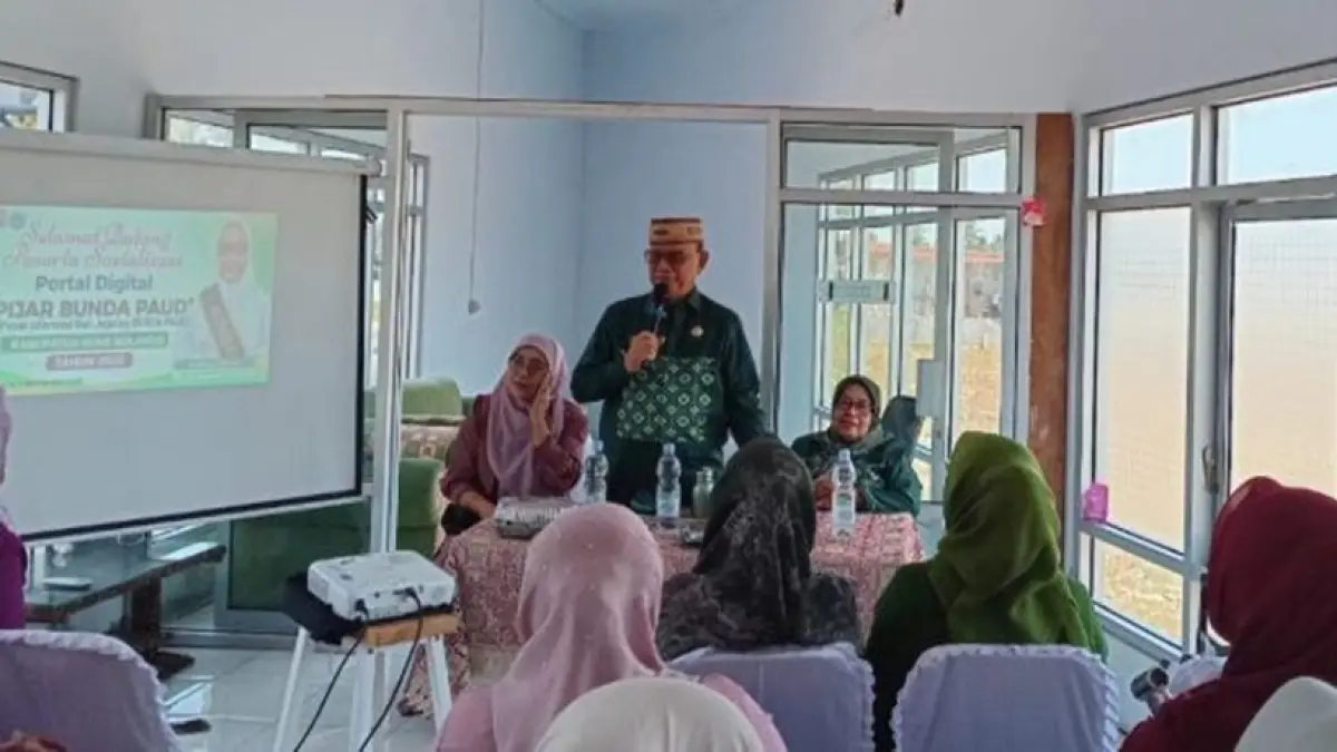 Bupati Ismet Mile membuka Sosialisasi Portal Digital “Pijar Bunda PAUD” di Sekretariat Dekranasda Bone Bolango.(F:Diskominfo)