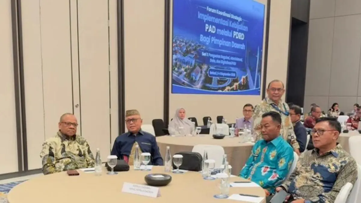 Bupati Gorontalo Sofyan Puhi setelah mengikuti Forum Koordinasi Strategis Implementasi Kebijakan PAD dari Pajak Daerah dan Retribusi Daerah (PDRD) yang diselenggarakan Direktorat Jenderal Bina Keuangan Daerah Kementerian Dalam Negeri di Hotel Four Points, Bekasi, Jawa Barat.(F:Diskominfo)