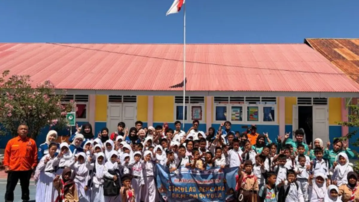 Mahasiswa Universitas Negeri Gorontalo (UNG) menggandeng Badan Penanggulangan Bencana Daerah (BPBD) Kota dan Provinsi Gorontalo untuk membekali anak-anak pesisir dengan pengetahuan dan keterampilan menghadapi bencana.(F:Istimewa)