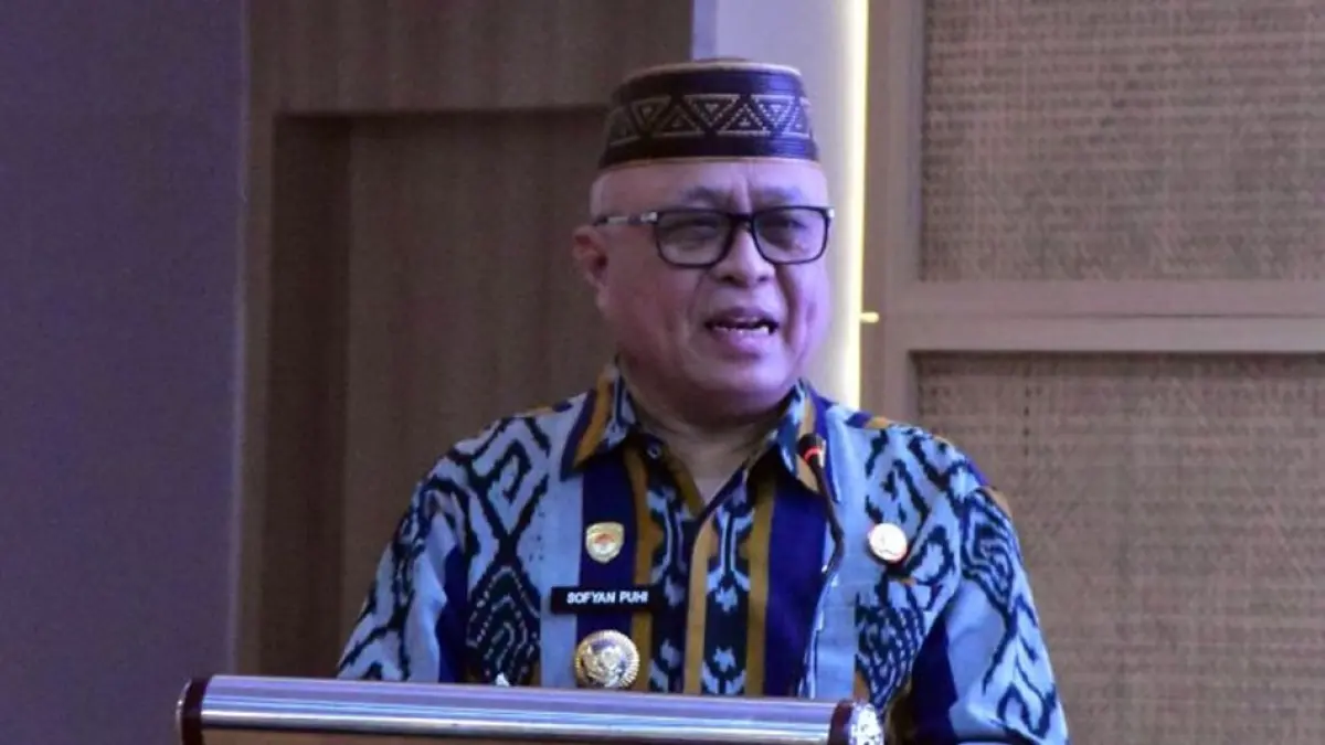 Bupati Sofyan Puhi membuka Bimbingan Teknis Evaluator SAKIP OPD di Grand Q Hotel, Kota Gorontalo, Selasa (8/9/2026). (F:Diskominfo)
