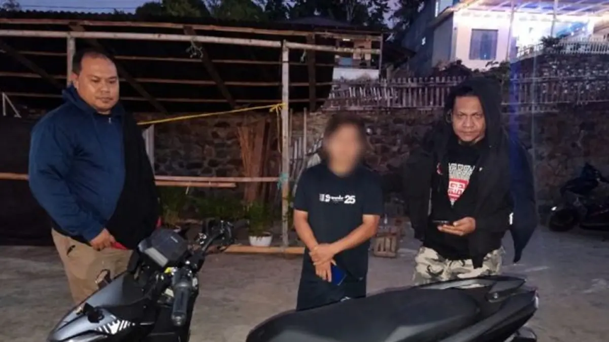Seorang pria berinisial S.S (33), yang diduga terlibat kasus penggelapan sepeda motor di wilayah Kabupaten Bone Bolango ditangkap Tim URC Polres Bone Bolango.(F:Hms-Pol)