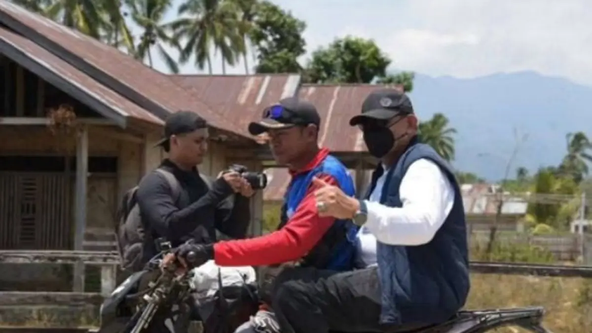 Gubernur Gorontalo Gusnar Ismail saat tiba di Kecamatan Pinogu, Kabupaten Bone Bolango.(F:istimewa)