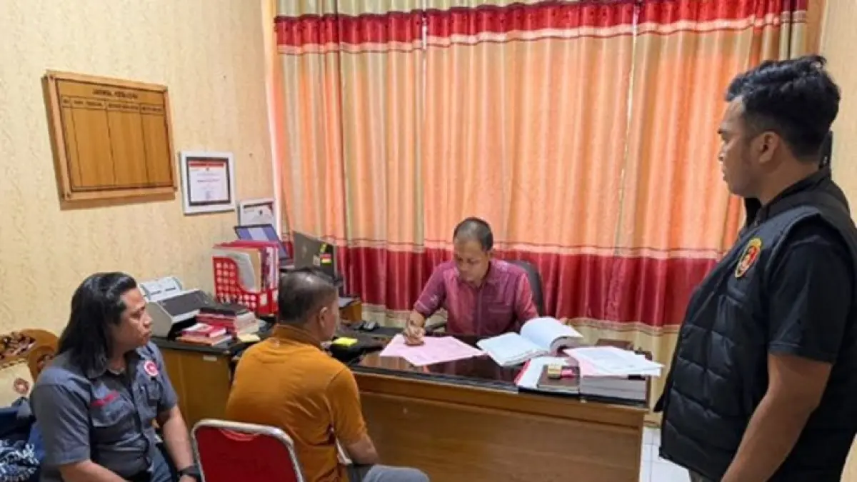 Penyidik melanjutkan dengan pelimpahan tersangka dan barang bukti kepada jaksa penuntut umum Kejaksaan (F:Hms-Pol)