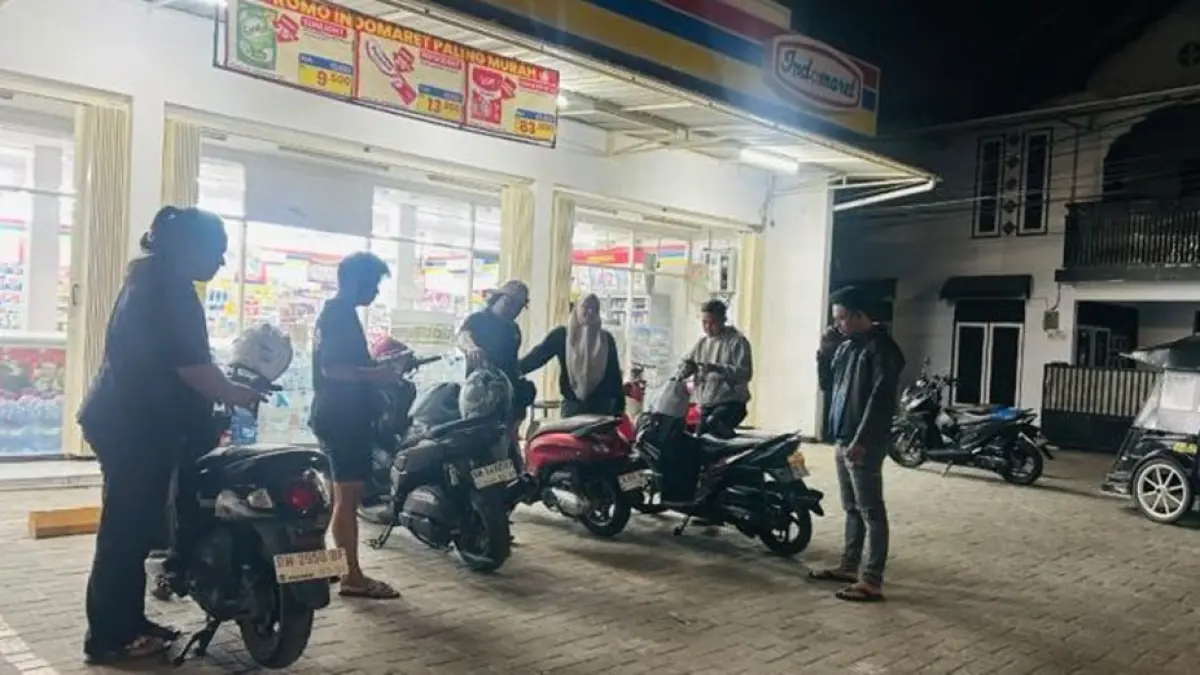 Tim URC Resmob Polresta Gorontalo Kota bersama Unit Reskrim Polsek Kota Barat mengamankan seorang perempuan berinisial PH (33), yang diketahui merupakan ibu rumah tangga.(F:Hms-Pol)