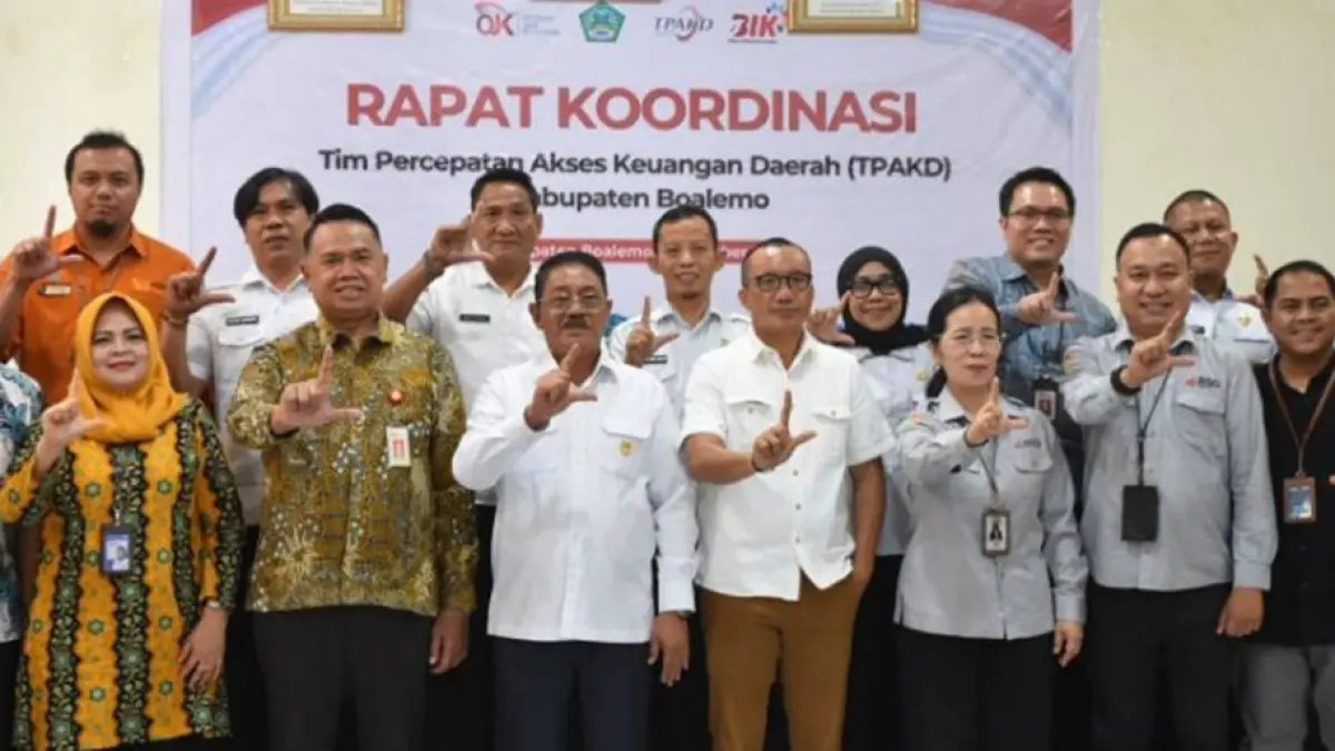 Bupati Boalemo Rum Pagau saat membuka rapat koordinasi Tim Percepatan Akses Keuangan Daerah (TPAKD).(F:Diskominfo)