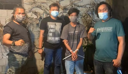 Terduga pelaku penikaman terhadap ayah kandung, ZA, berhasil dibekuk tim Resmob Pasopati, Polres Bone Bolango di Kelurahan Donggala, Kecamatan Hulonthalangi, Kota Gorontalo, Kamis (3/12/2020). (humaspol)