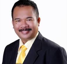 Ketua Komisi II Thomas Mopili