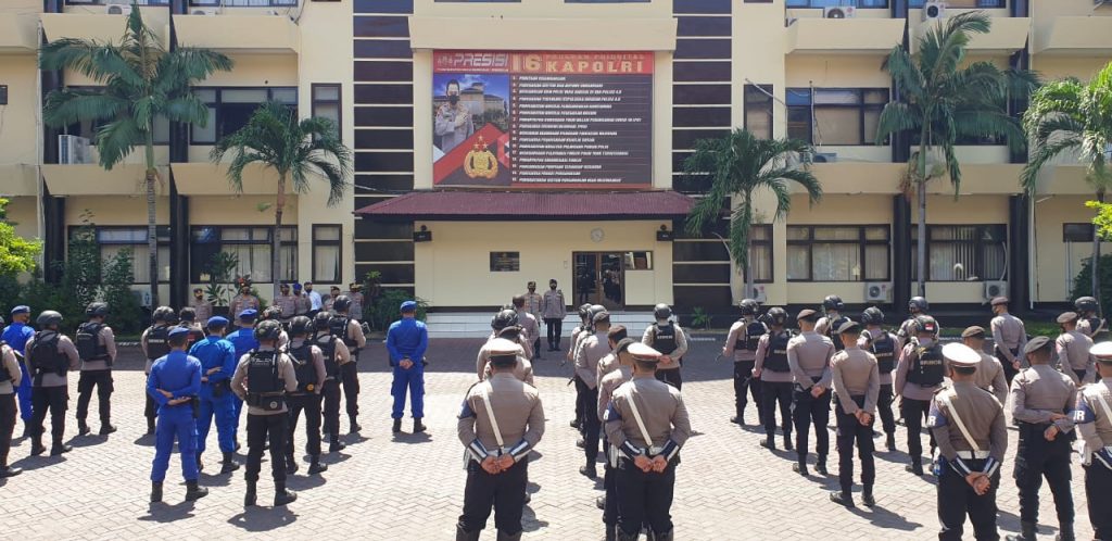 Apel operasi ketupat otanaha 2021, yang dilaksanakan oleh Polda Gorontalo, di halaman Mapolda Gorontalo, Rabu (5/5/2021). Foto: Salman