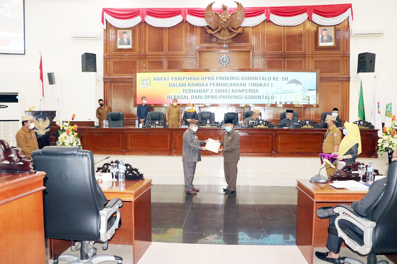 Rapat Paripurna di ruangan sidang DPRD Provinsi Gorontalo, Senin (24/5/2021). Foto : Haris