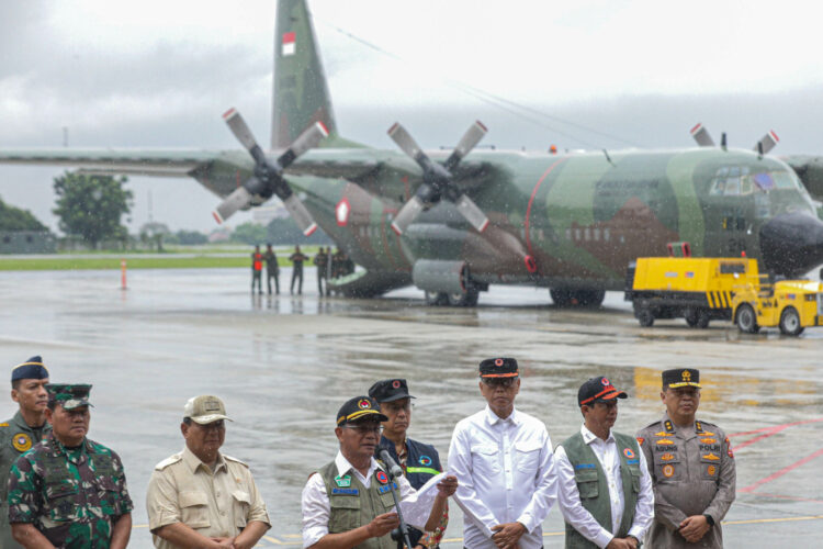 BANTUAN. Indonesia juga telah mengirimkan tim SAR dan bantuan medis, seperti rumah sakit lapangan. Serta pesawat Hercules untuk membantu korban gempa. (MIFTAHUL HAYAT/JAWA POS)