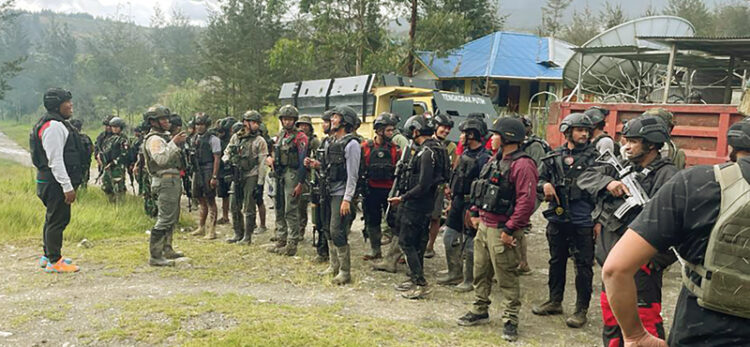 Tim gabungan TNI-Polri mempersiapkan pasukan untuk mengejar KST Kepala Air di Kabupaten Puncak. (HUMAS POLDA PAPUA)
