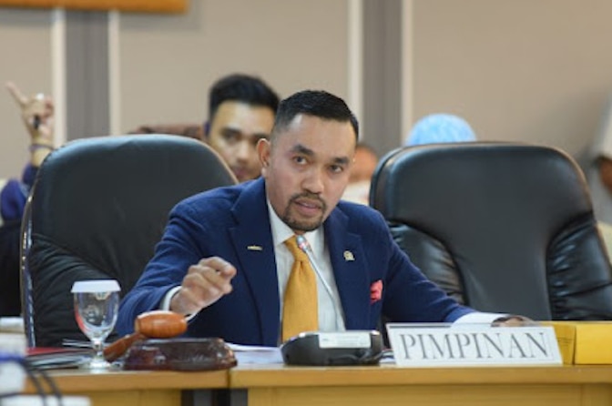 Wakil Ketua Komisi III DPR Ahmad Sahroni. Komisi III DPR RI akan menggelar rapat dengan menghadirkan Menteri Koordinator Bidang Politik, Hukum, dan Keamanan (Menkopolhukam) Mahfud MD, Menteri Keuangan (Menkeu) Sri Mulyani, dan Kepala PPATK Ivan Yustiavand