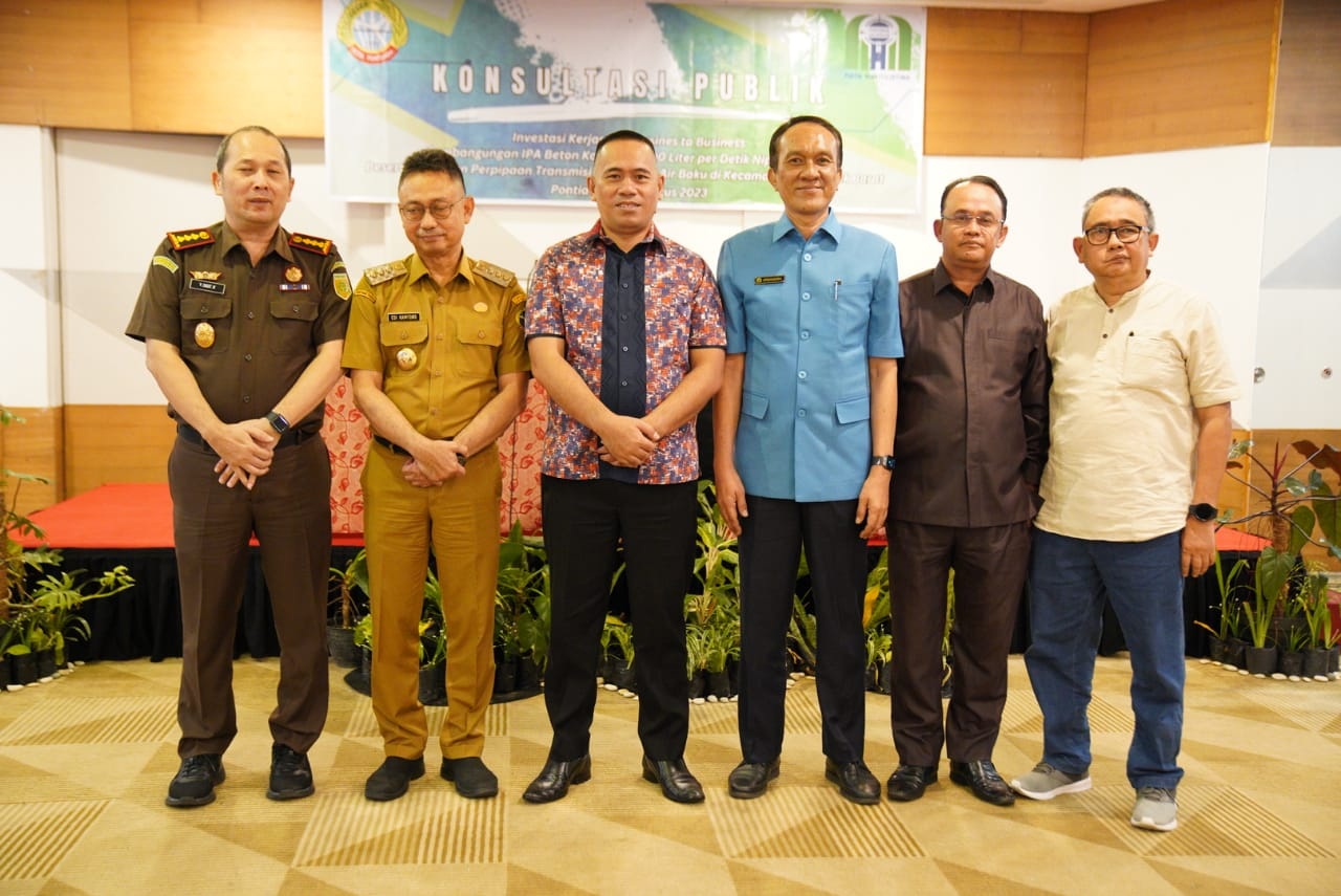 Foto bersama usai membuka konsultasi publik membahas kerja sama business to business pembangunan IPA Nipah Kuning.
