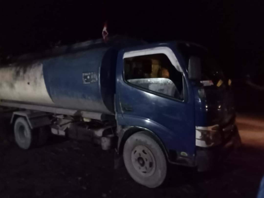 Kendaraan Tangki pengangkut CPO yang terlibat lakalantas diamankan pihak kepolisian