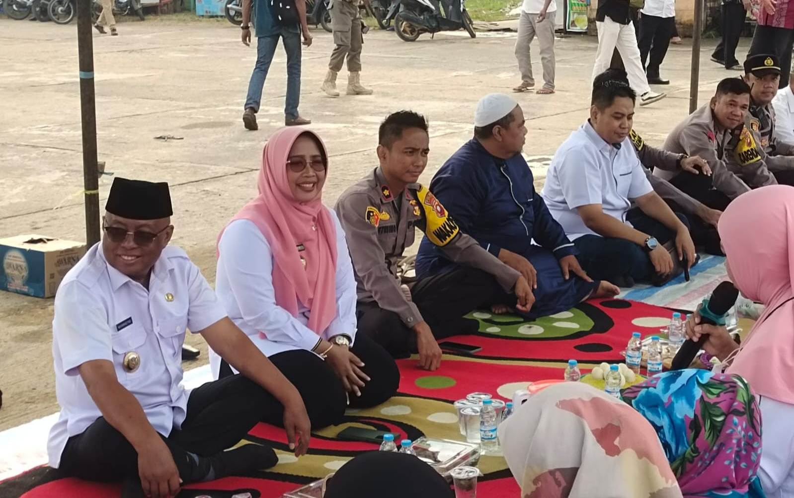 ROBO-ROBO : Bupati dan Wakil Bupati saat menghadiri pembacaan doa tolak bala menandai dimulainya acara Robo-Robo. IST