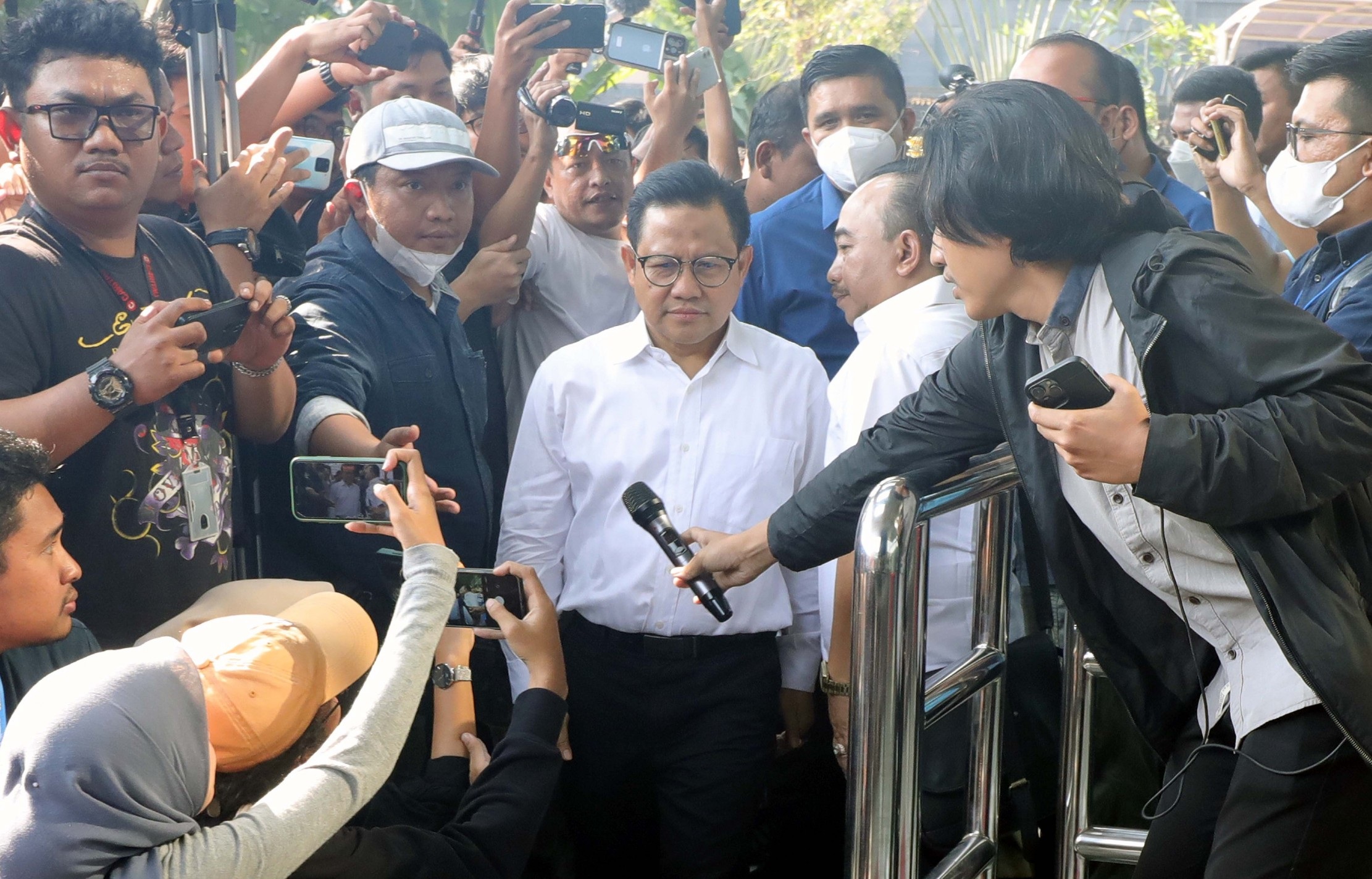 Ketua Umum Partai Kebangkitan Bangsa (PKB), Muhaimin Iskandar atau Cak Imin memberikan keterangan kepada wartawan di Gedung KPK, Jakarta, Kamis (7/9/2023).