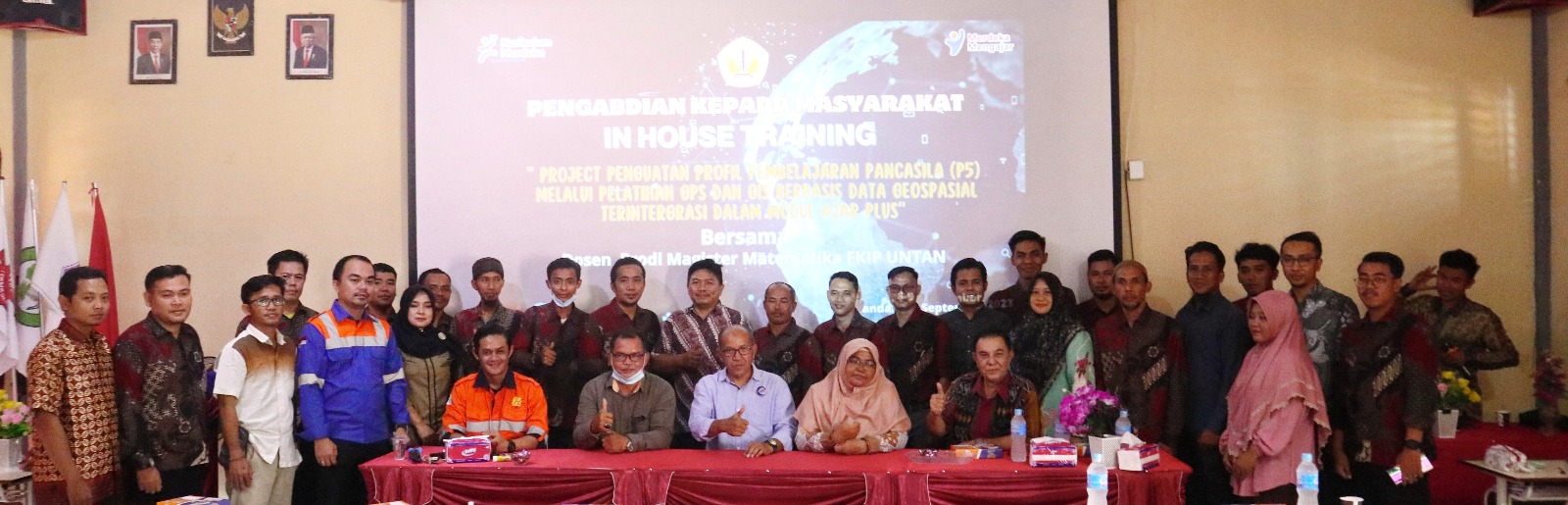 PELATIHAN: Foto bersama pemateri dan peserta IN HOUSE TRAINING