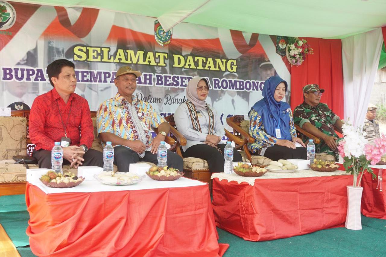 GBBD : Bupati saat melaksanakan kegiatan Gema Bina Bangun Desa (GBBD) di Sadaniang. IST