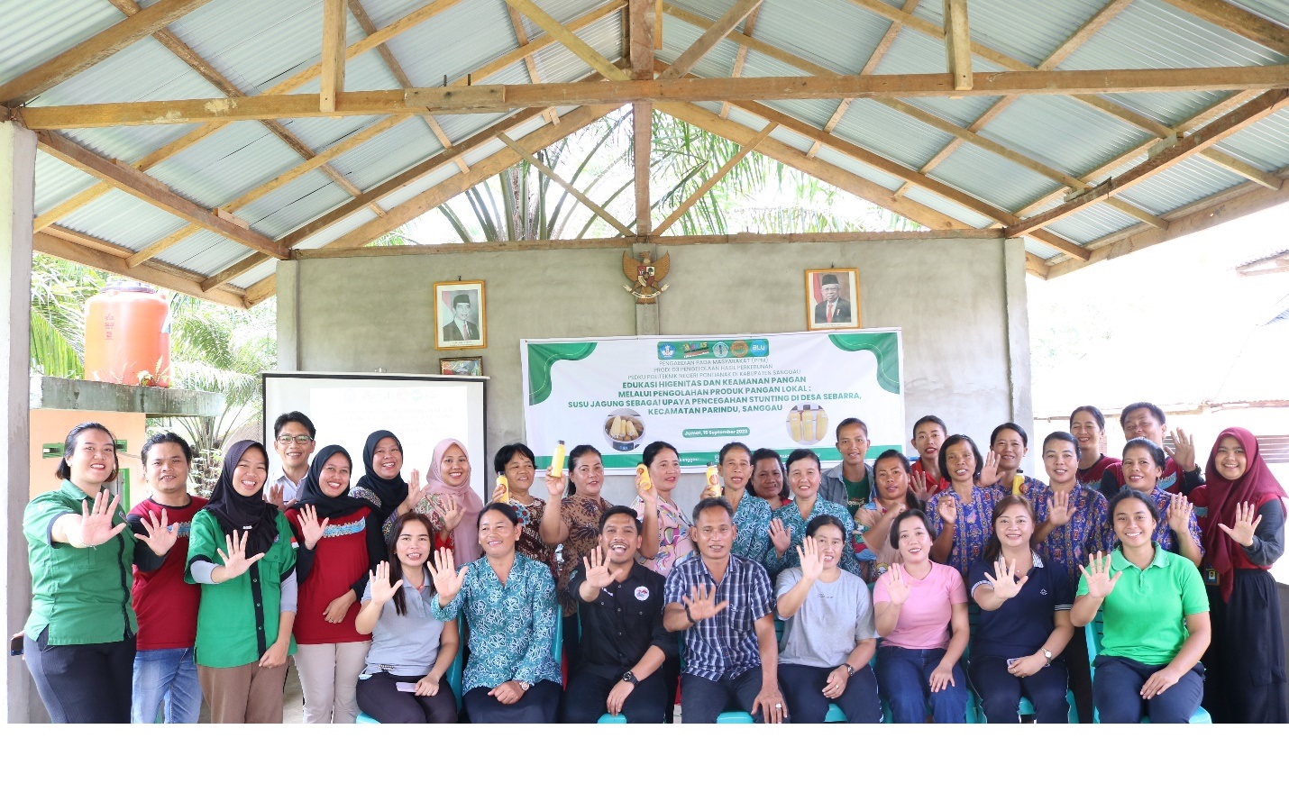 Foto : Foto bersama Peserta PPM di Desa Sebarra, Kec. Parindu, Sanggau.