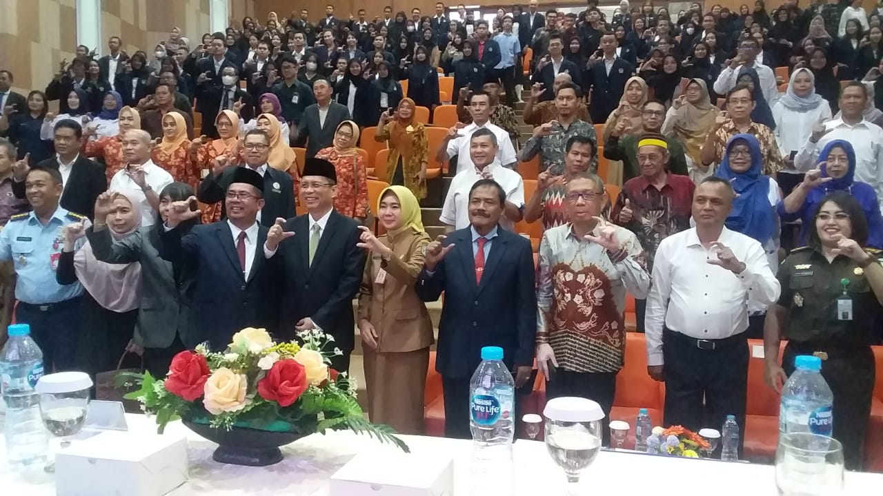 Sutarmidji hadiri rapat terbuka FISIP Universitas Tanjungpura di Gedung Koferensi, Senin (25/9).