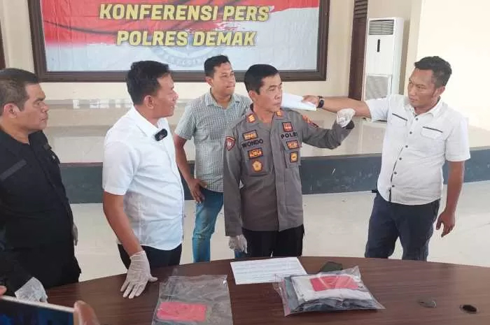 GELAR PERKARA: Kasatreskirm AKP Winardi memimpin gelar perkara pembacokan di Mapolres Demak. Pelaku tidak dihadirkan karena masih di bawah umur.