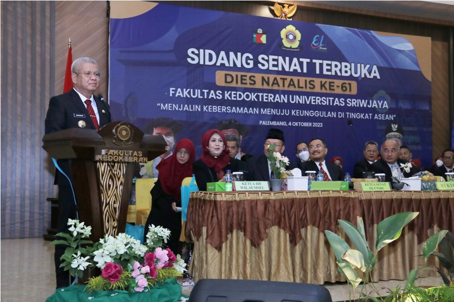 Pj Gubernur Kalbar Harisson saat menyampaikan orasi ilmiah di Dies Natalis ke-61 FK-Unsri, Palembang, Sumsel, Rabu (4/10).