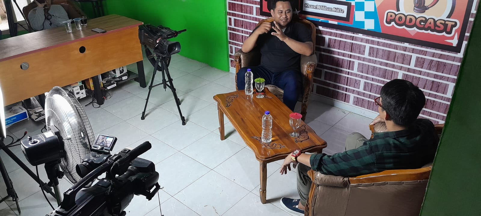 Foto: Salah satu pelaku Ekraf Kabupaten Sambas yang sudah mendorong potensi kerajinan local merambah ke mancanegara.
