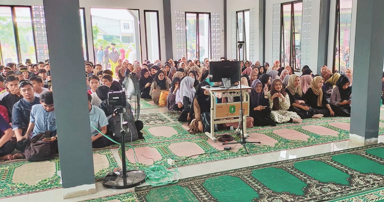 Foto: Kegiatan peringatan Maulid Nabi Muhammad SAW di SMK N 1 Teluk Keramat, juga dirangkai dengan peresmian masjid serta sosialisasi pembangunan Masjid 1001 Kubah.
