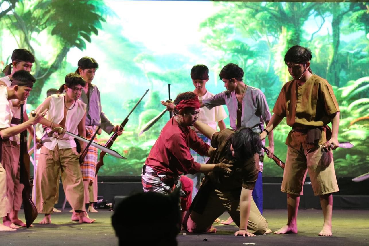 OPERA : Opera perjuangan Gusti Tentemak, Uti Usman dan Panglima Bajir dalam peristiwa Perang Kedang ditampilkan pada pembukaan Napak Tilas di Pendopo Bupati Ketapang, Sabtu (21/10) malam.