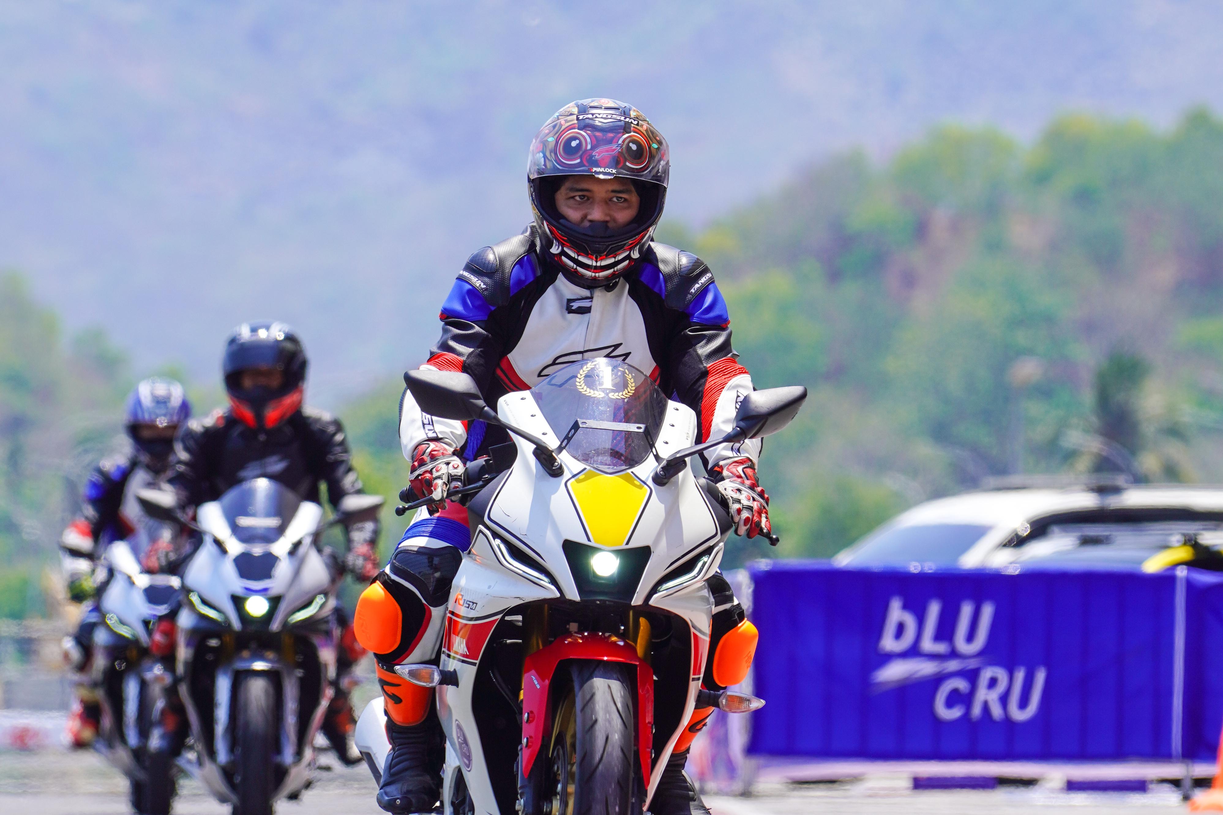 Konsumen Yamaha Jajal All New R15 di Sirkuit Mandalika.